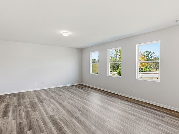 5th image of 30 Umber Ln