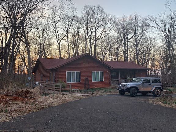 3rd image of 5629 Pignut Mountain Dr