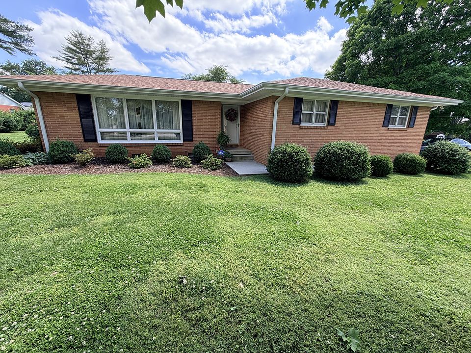 1st image of 207 Mary Sharp Dr