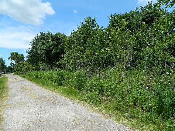 1.062 acres right off Massey-Tompkins