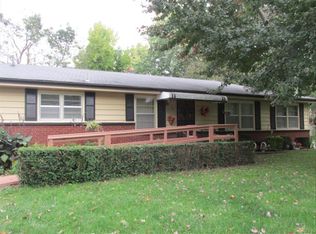 1158 E Morningside St, Springfield, MO 65807