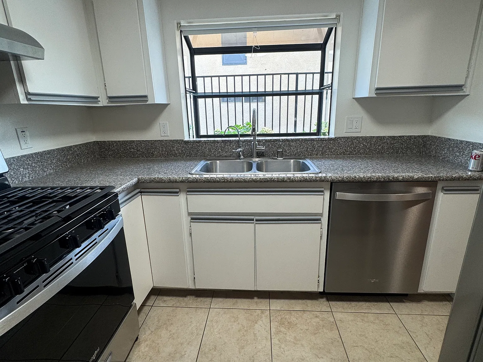 2 bed, 2.5 bath, 1275 sqft, $3,450 — Photo 4