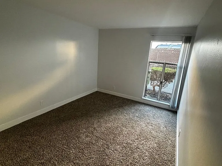 1230 Brookside Drive — Photo 16