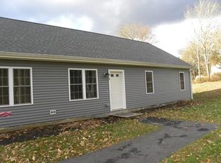 341 Middle Rd APT B, Acushnet, MA 02743