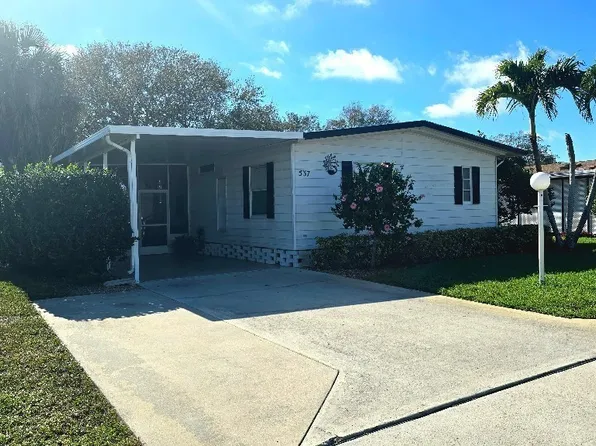 537 Charlemagne Blvd, Naples, FL 34112