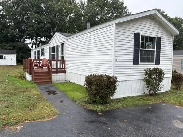 80 Ryefield Dr, Old Orchard Beach, ME 04064