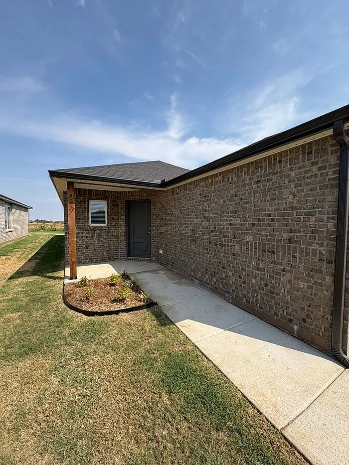 4 bed, 2.0 bath, 1459 sqft, $1,725 — Photo 4
