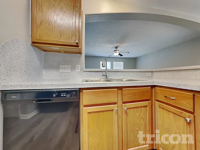 5473 N Buffalo Cir — Photo 6