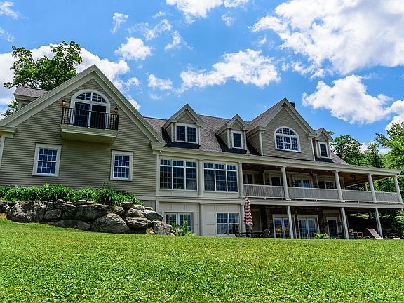 3rd image of 367 Harrington Dr