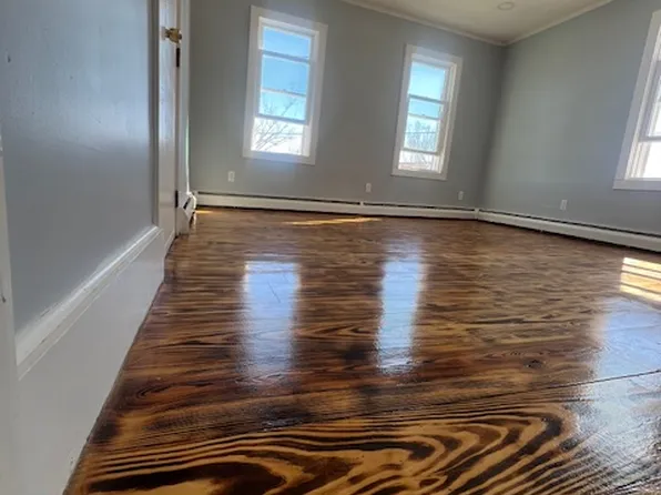 (undisclosed Address), Fall River, MA 02721