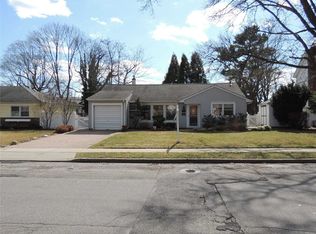 3418 Bunker Ave, Wantagh, NY 11793