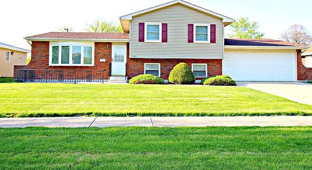 1st image of 1761 Heather Dr