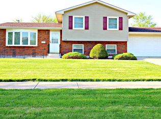 1761 Heather Dr, Aurora, IL 60506