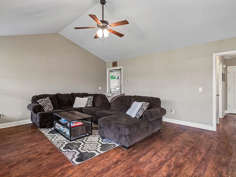205 Long Neck Dr — Photo 5