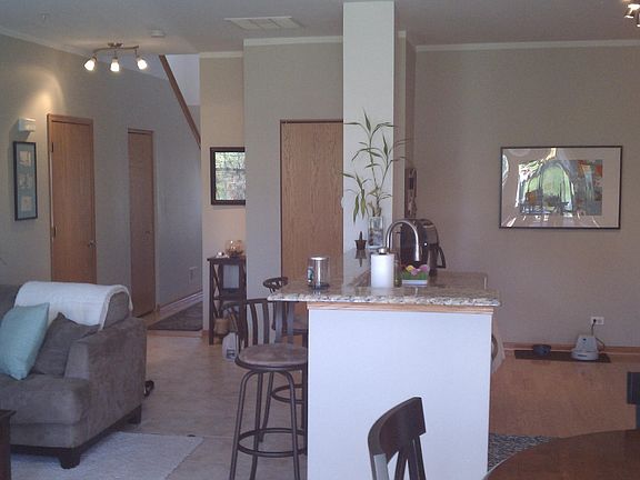 4th image of 147 Schneider Ct