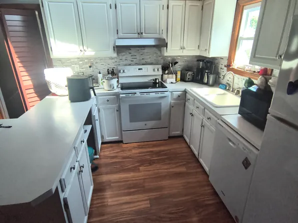 7 Willow Ave #A, Saco, ME 04072
