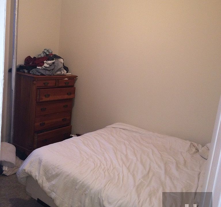 2nd image of 2521 23rd St APT 13