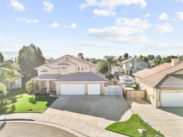 865 Zeppelin Ct, San Jacinto, CA 92582
