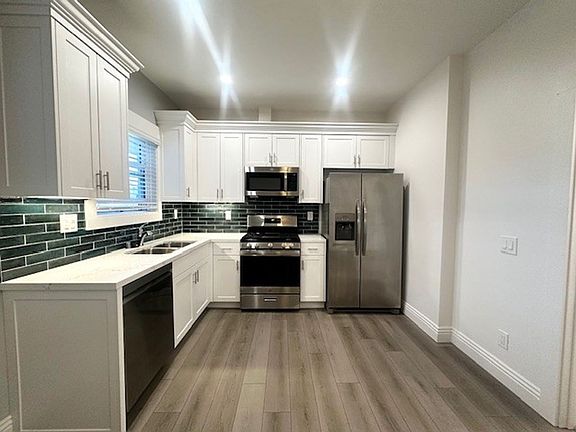 2nd image of 302 Thorn St APT 7