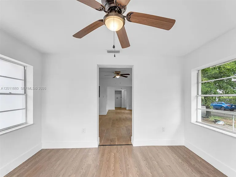 520 NW 32nd Pl #520 — Photo 8