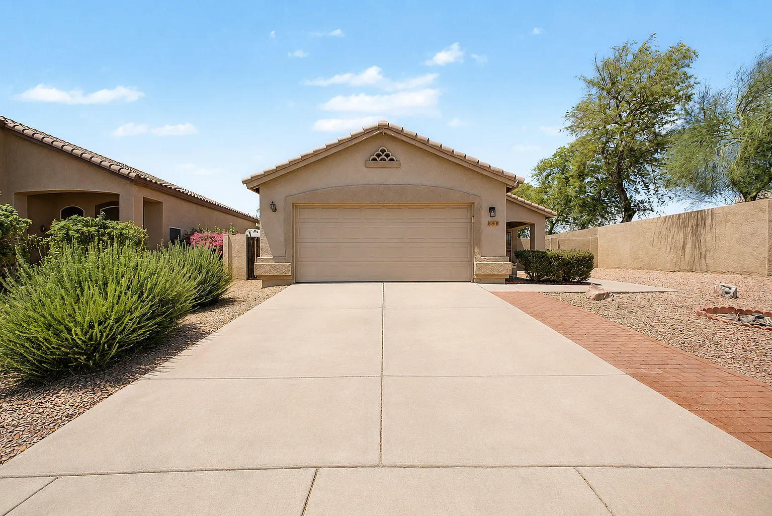 2 bed, 1358 sqft, $2,100 — Photo 2