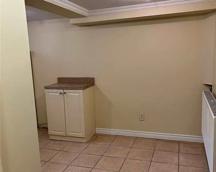 1745 Bathurst St #B — Photo 9