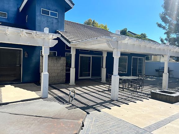 back yard, fire pit, jacuzzi, BBQ