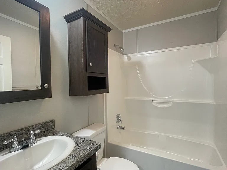 98 E Manor St — Photo 11
