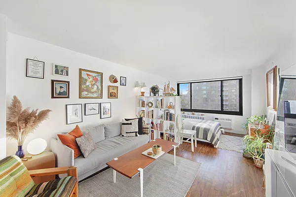 Sold by Charney Real Estate LLC | media 1