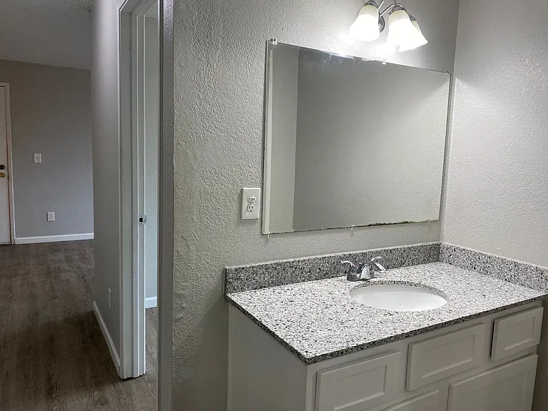 Westwood Apartments — Photo 87