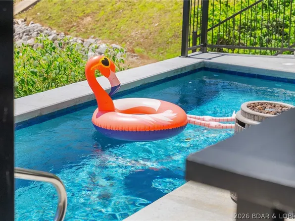 128 Palisades Yacht Club Dr #2, Lake Ozark, MO 65049