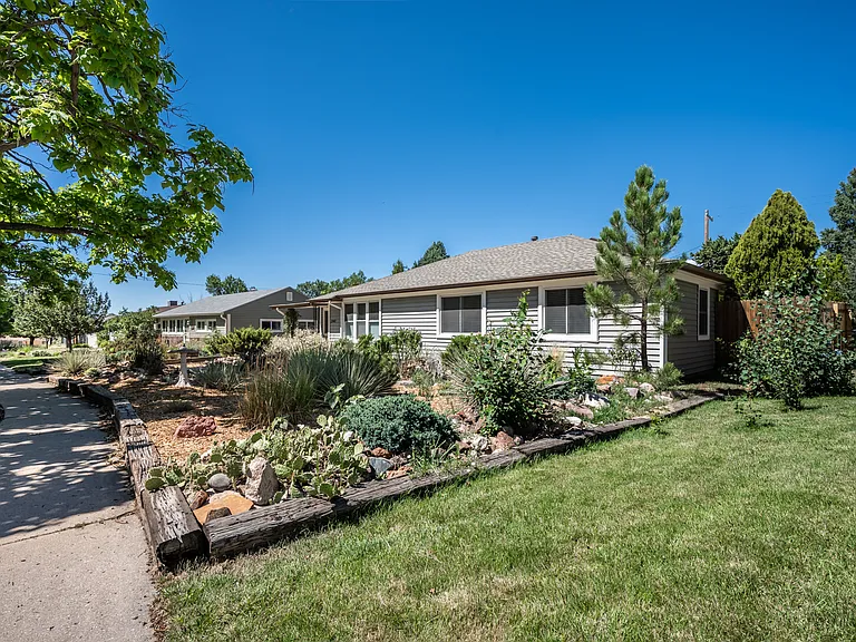 2140 Robin Dr — Photo 4