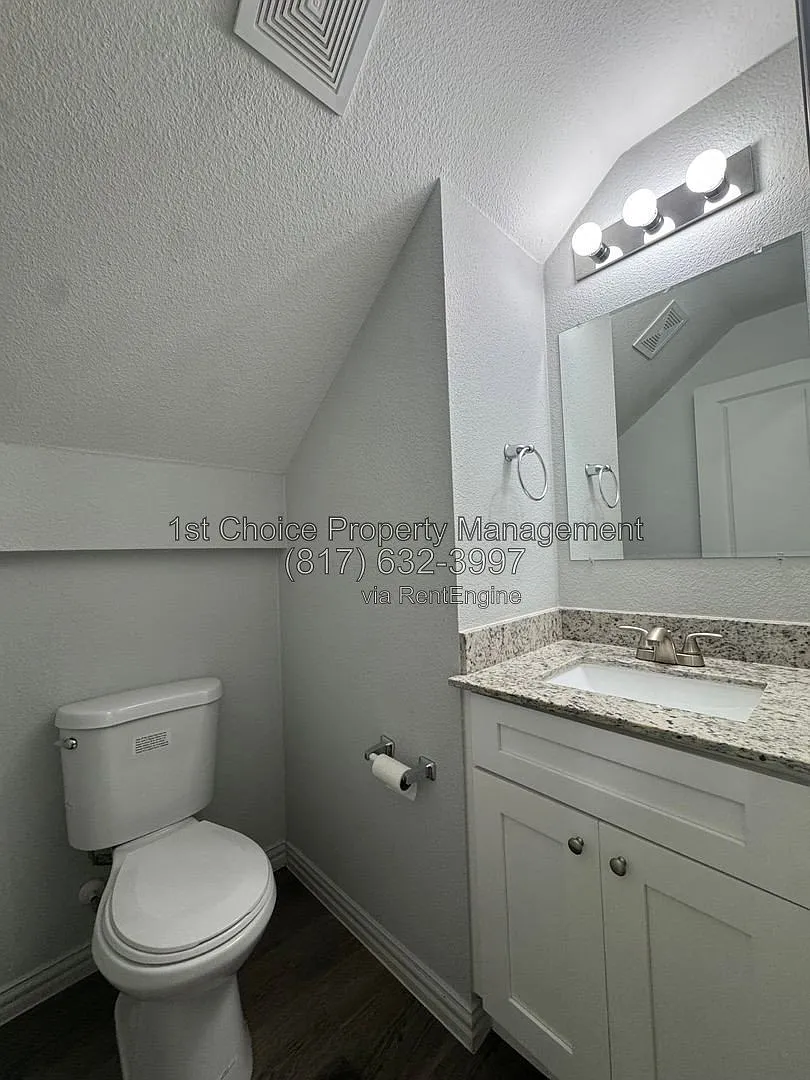 2 bed, 1.5 bath, 930 sqft, $1,550 — Photo 3