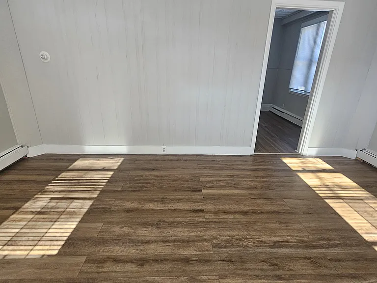355 Goodrich St #1B — Photo 3