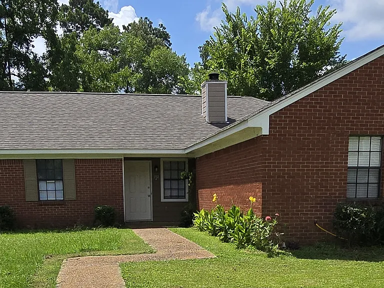 172 Cumberland Rd #A — Photo 1
