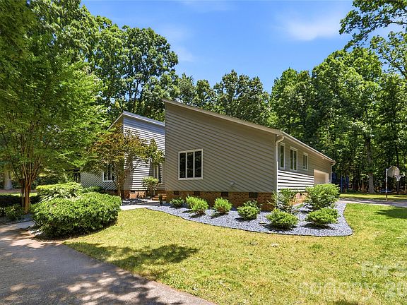 2nd image of 229 Cari Ln