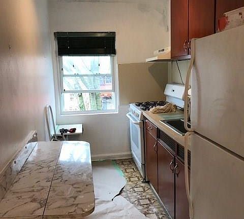 4th image of 288 Bay 19th St #B