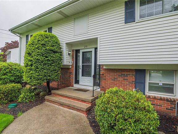 2nd image of 215 Poplar Dr