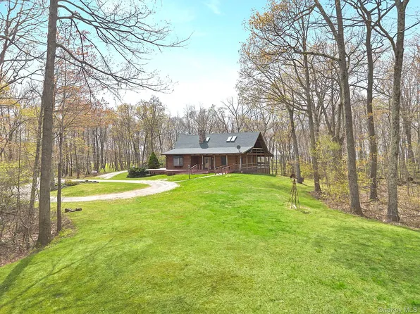 117 S Quaker Hill Road, Pawling, NY 12564