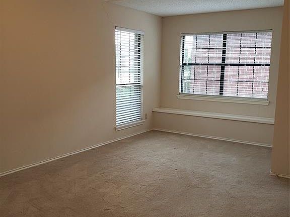 3rd image of 7704 Radford Cir