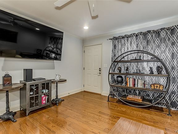 5th image of 210 15th St E APT 23