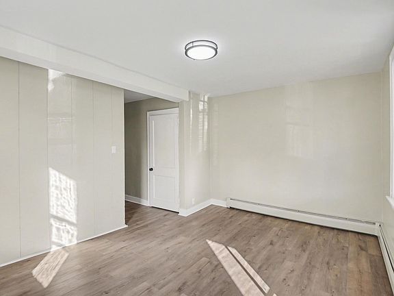 4th image of 14 Chapel Dr
