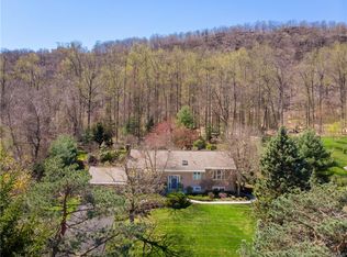 215 Radcliff Dr, Nyack, NY 10960