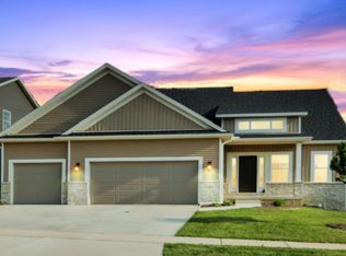 605 Isabella Dr, Mahomet, IL 61853