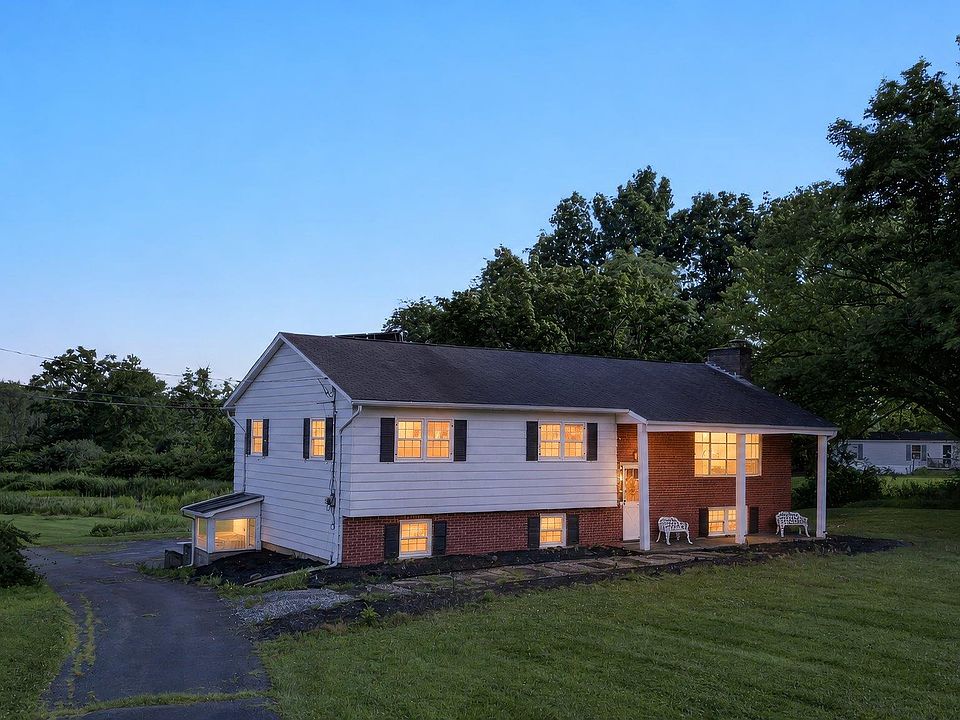 1st image of 315 Pine Bush Road