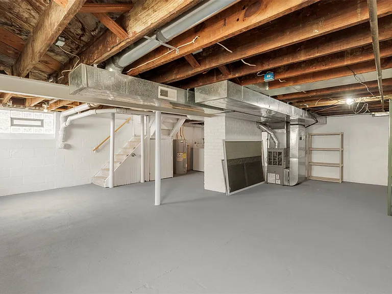 33316 Jefferson Ave — Photo 35
