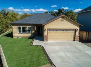 1635 Summer Pl, Talent, OR 97540