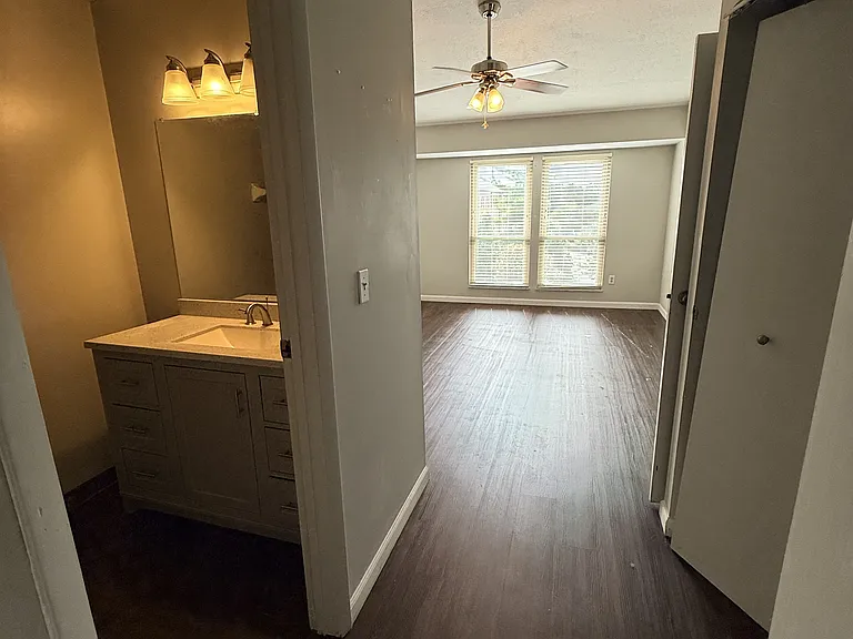 7280 E Galbraith Rd #C — Photo 10
