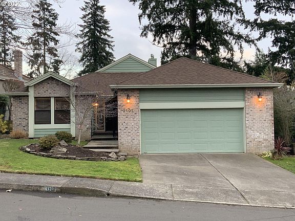 2nd image of 3107 SE Balboa Dr