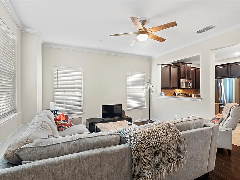 6900 Carrington Ln — Photo 8